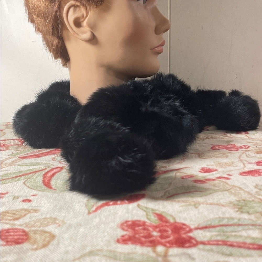 Rabbit Fur (32) Elegant Vintage Black Wrap Neck Adornment